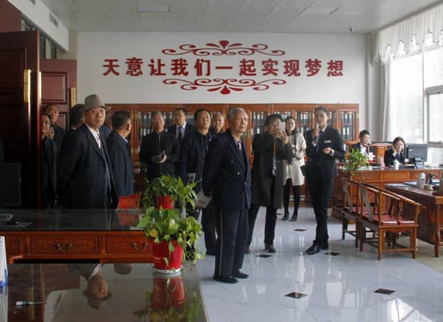 兗州區(qū)人大、政協(xié)領導蒞臨天意機械參觀考察