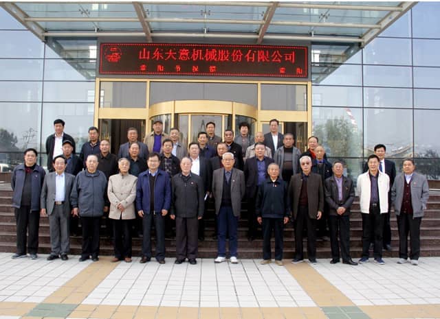 兗州區(qū)人大、政協(xié)領導蒞臨天意機械參觀考察